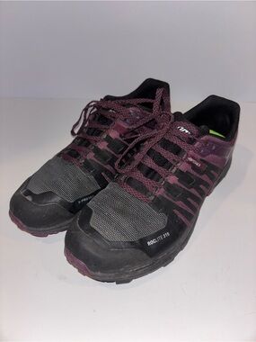 Inov-8 Roclite 315 Trail Shoes in Plum and Black